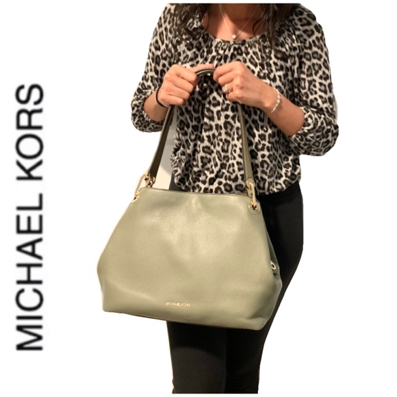 NWT authentic MK genuine leather shoulder bag - Picture 4 of 5